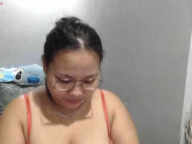 BubbleButtPinay webcam