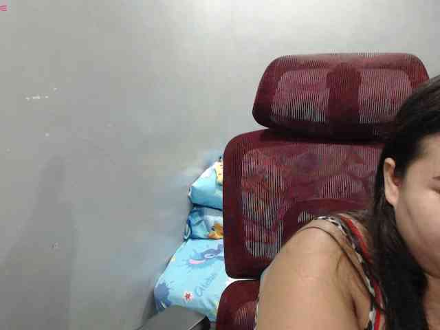 BubbleButtPinay webcam