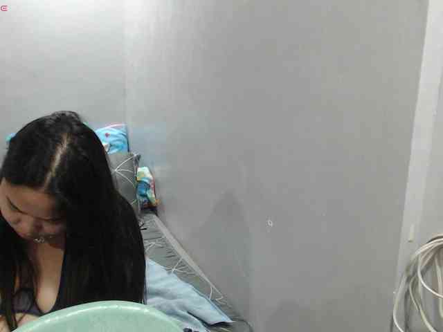 BubbleButtPinay webcam