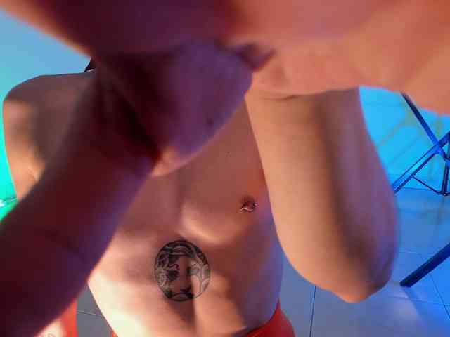 axellcollins Live Webcam on {site_name}