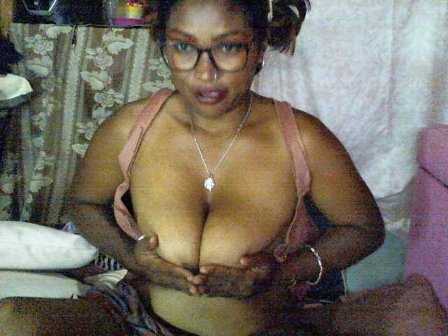 butterfly007's BongaCams show and profile