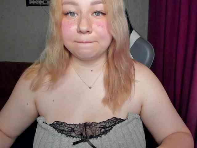 MilkaFoxy webcam