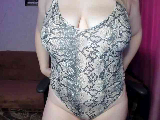 MilkaFoxy webcam