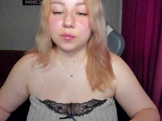 MilkaFoxy webcam