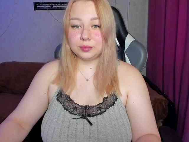 MilkaFoxy webcam