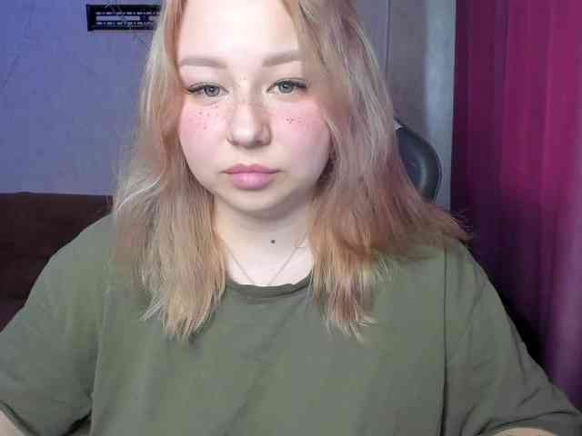 MilkaFoxy webcam