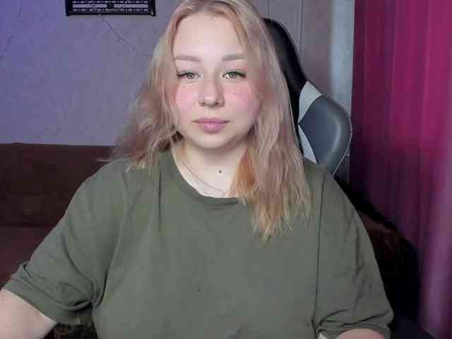 MilkaFoxy webcam