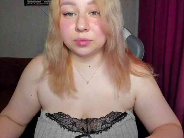 MilkaFoxy webcam