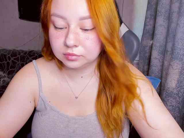MilkaFoxy webcam