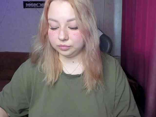 MilkaFoxy webcam