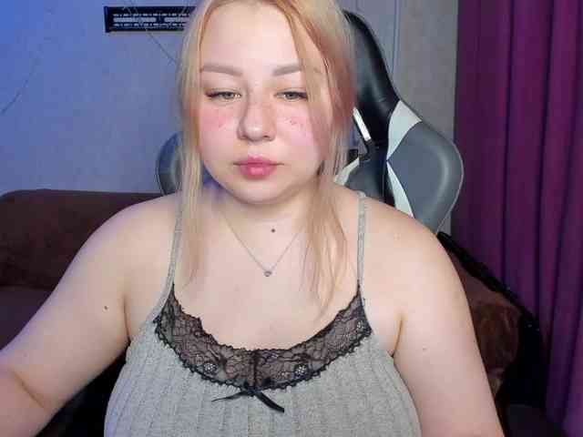MilkaFoxy webcam