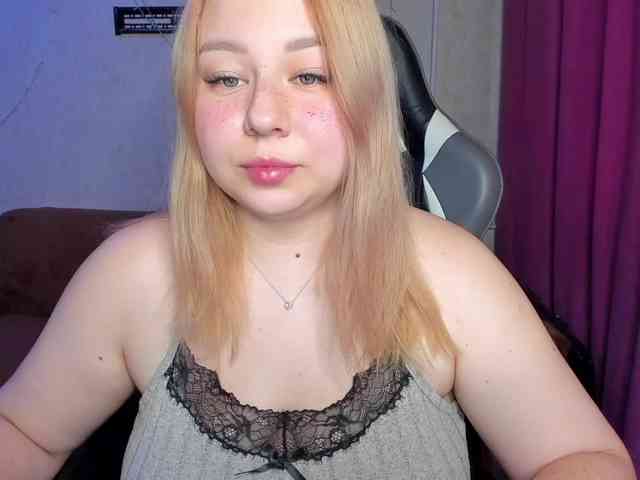 MilkaFoxy webcam