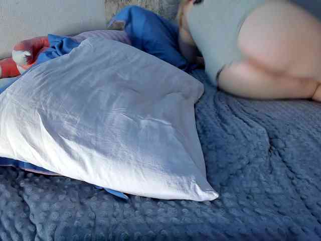 MilkaFoxy webcam