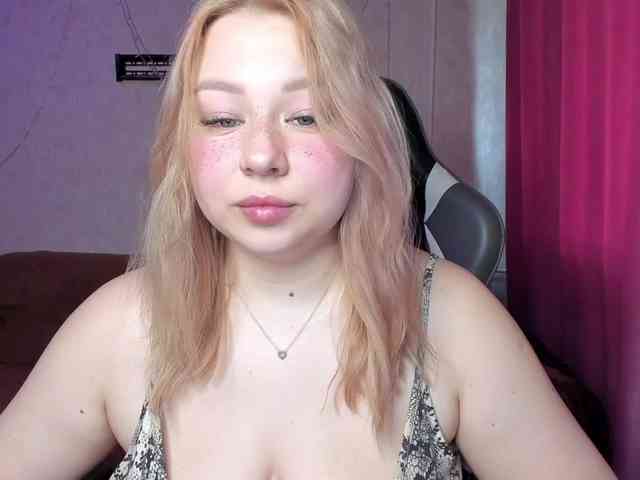 MilkaFoxy webcam