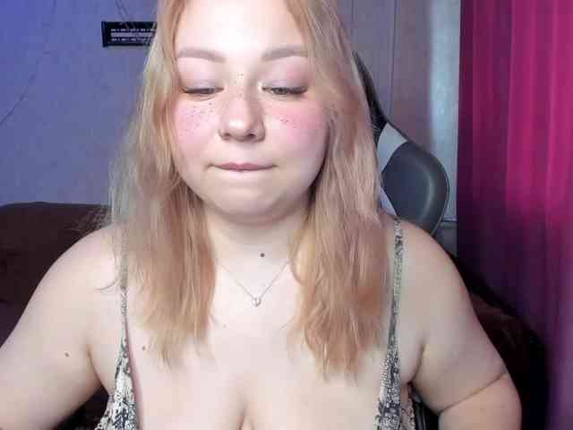 MilkaFoxy webcam