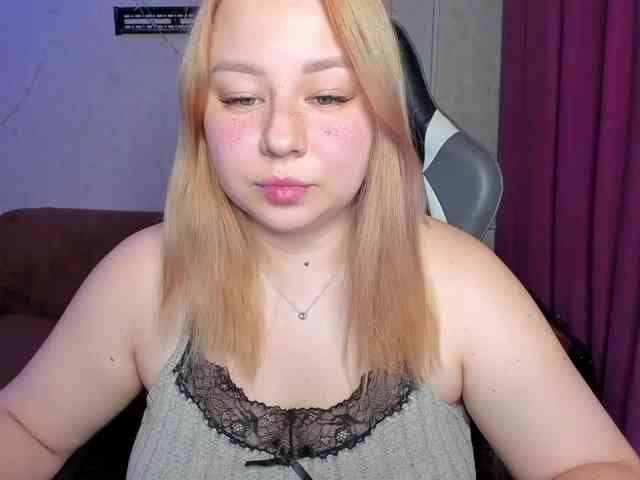 MilkaFoxy webcam