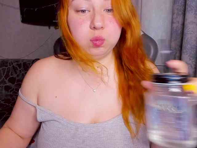 MilkaFoxy webcam