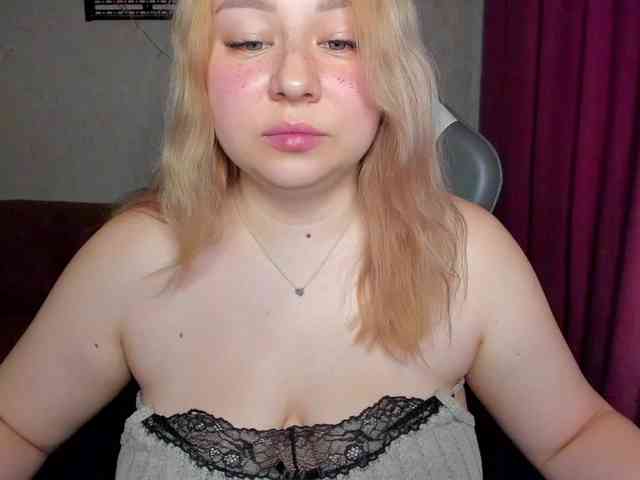 MilkaFoxy webcam