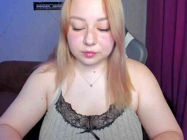 MilkaFoxy webcam