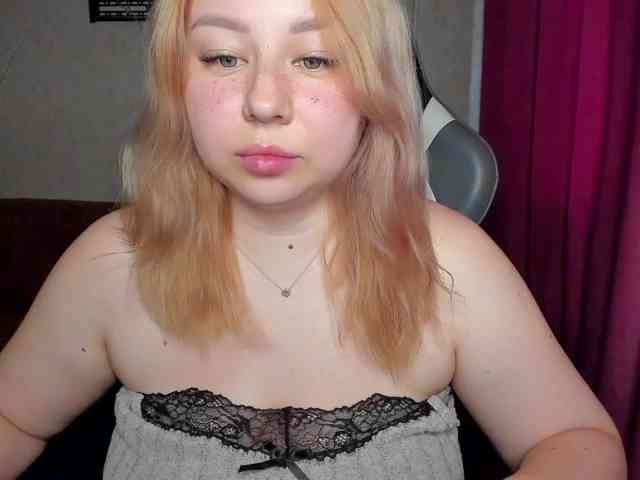 MilkaFoxy webcam