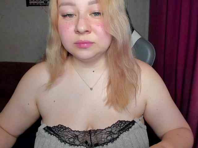 MilkaFoxy webcam