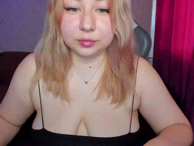 MilkaFoxy webcam