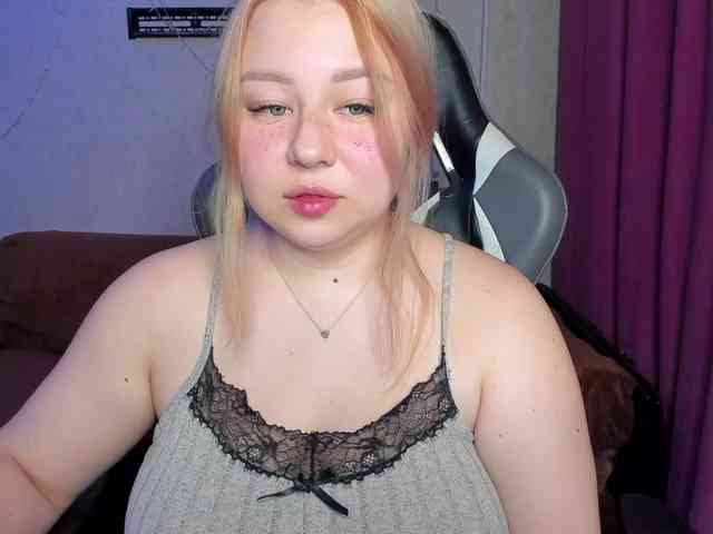 MilkaFoxy webcam