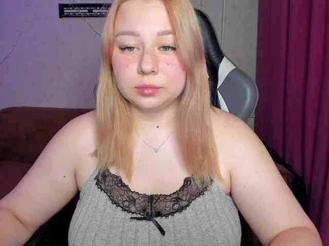 MilkaFoxy webcam