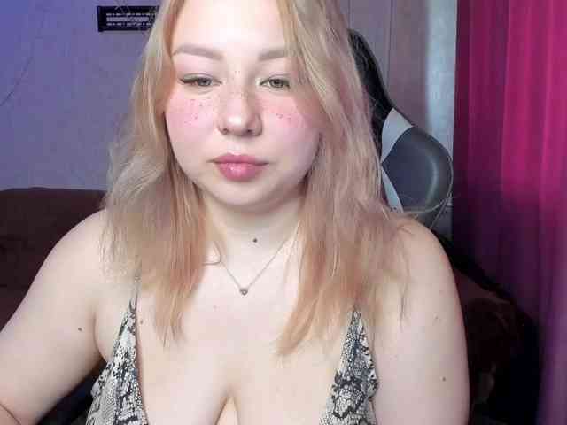 MilkaFoxy webcam