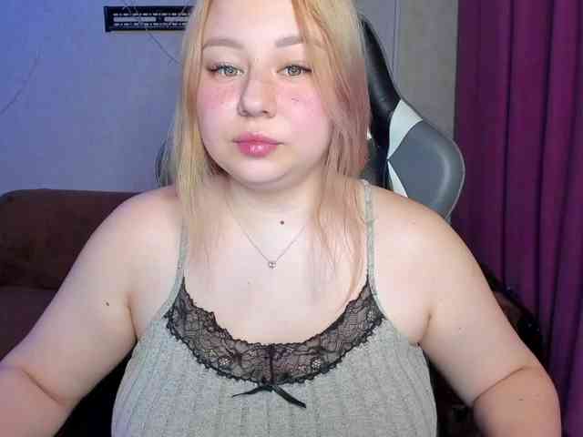MilkaFoxy webcam