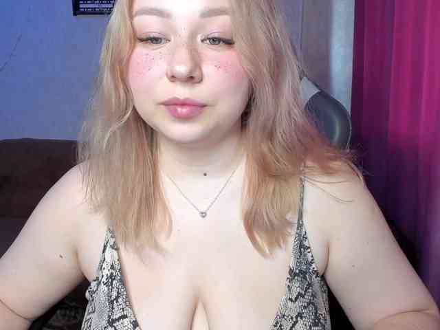 MilkaFoxy webcam