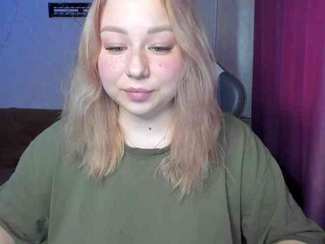 MilkaFoxy webcam