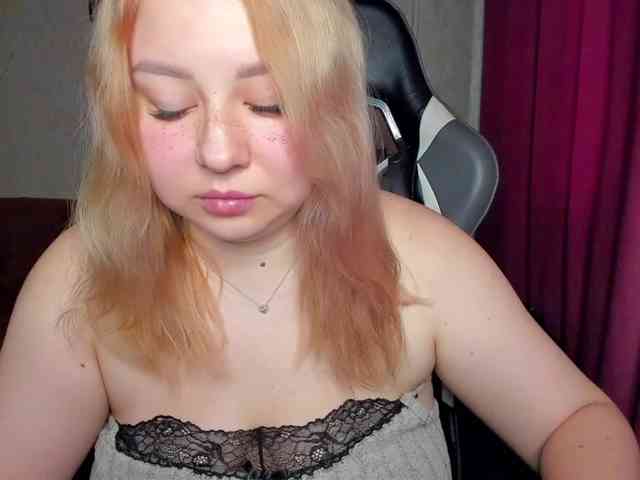 MilkaFoxy webcam