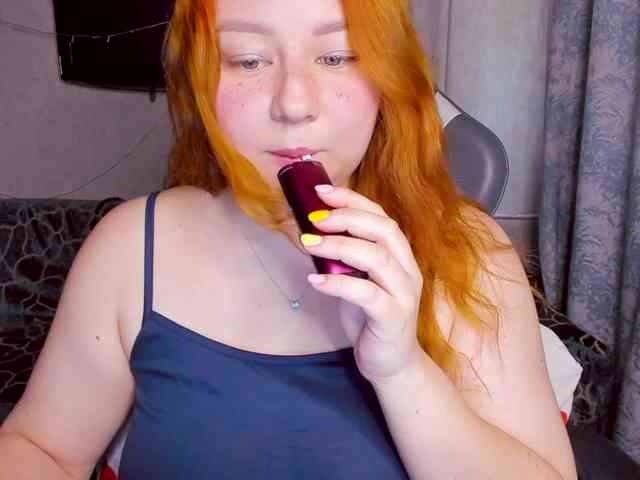 MilkaFoxy webcam