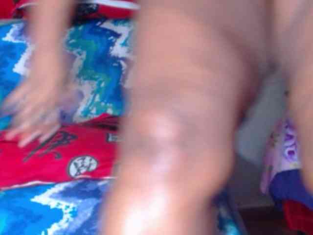 HOTCHOCLATEAMY webcam