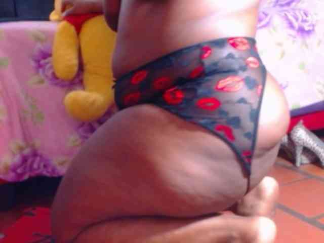 hotchocolatemia webcam