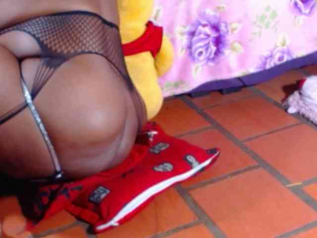 hotchocolatemia webcam