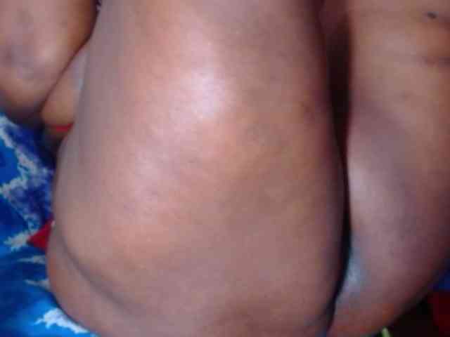 HOTCHOCLATEAMY webcam