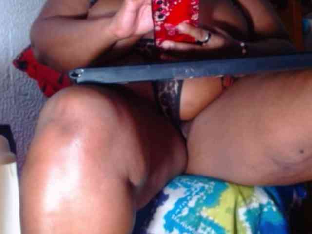 HOTCHOCLATEAMY webcam