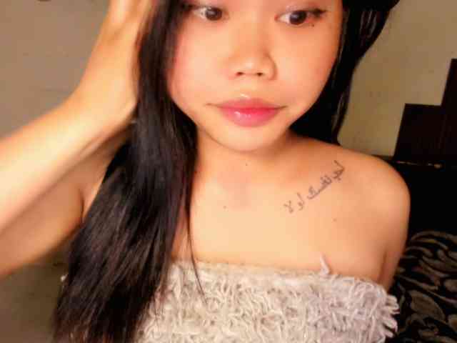 HeavenlyAshleyxx Live Webcam on BongaCams