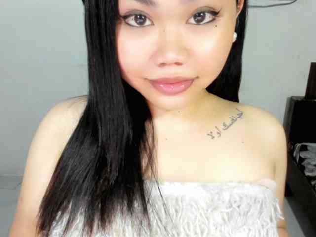 HeavenlyAshleyxx Live Webcam on BongaCams