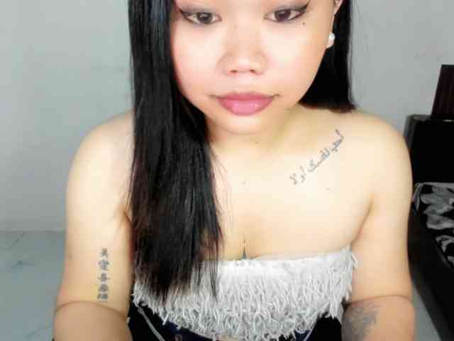 HeavenlyAshleyxx Live Webcam on BongaCams