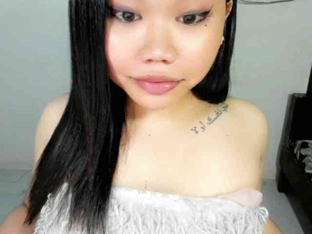 HeavenlyAshleyxx Live Webcam on BongaCams