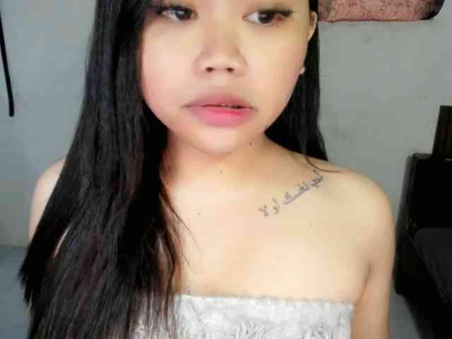 HeavenlyAshleyxx Live Webcam on BongaCams