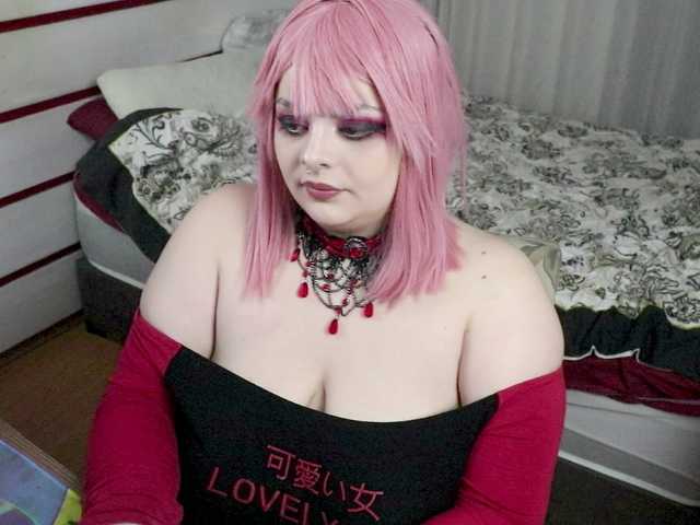 SweetSuika's BongaCams show and profile