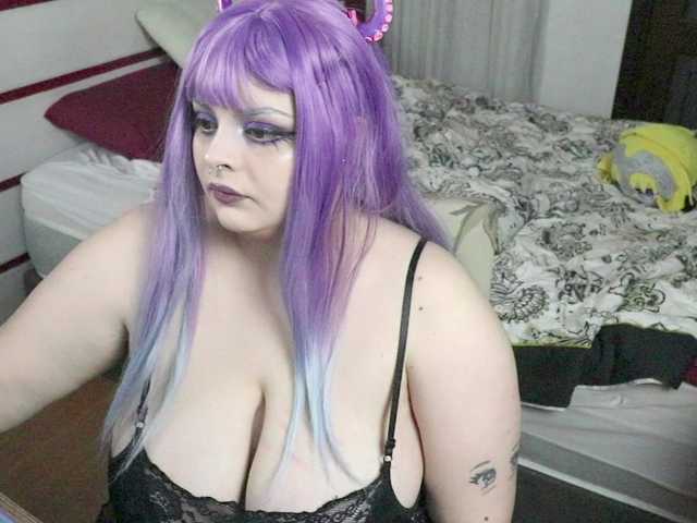 SweetSuika's BongaCams show and profile