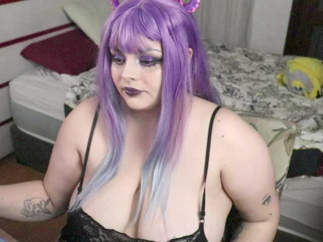 SweetSuika's BongaCams show and profile