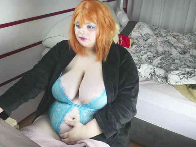 SweetSuika webcam