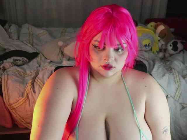 SweetSuika webcam