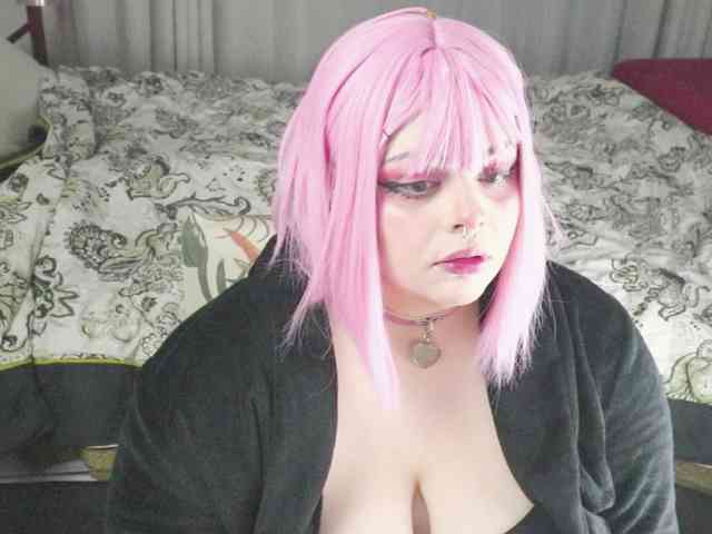 SweetSuika webcam
